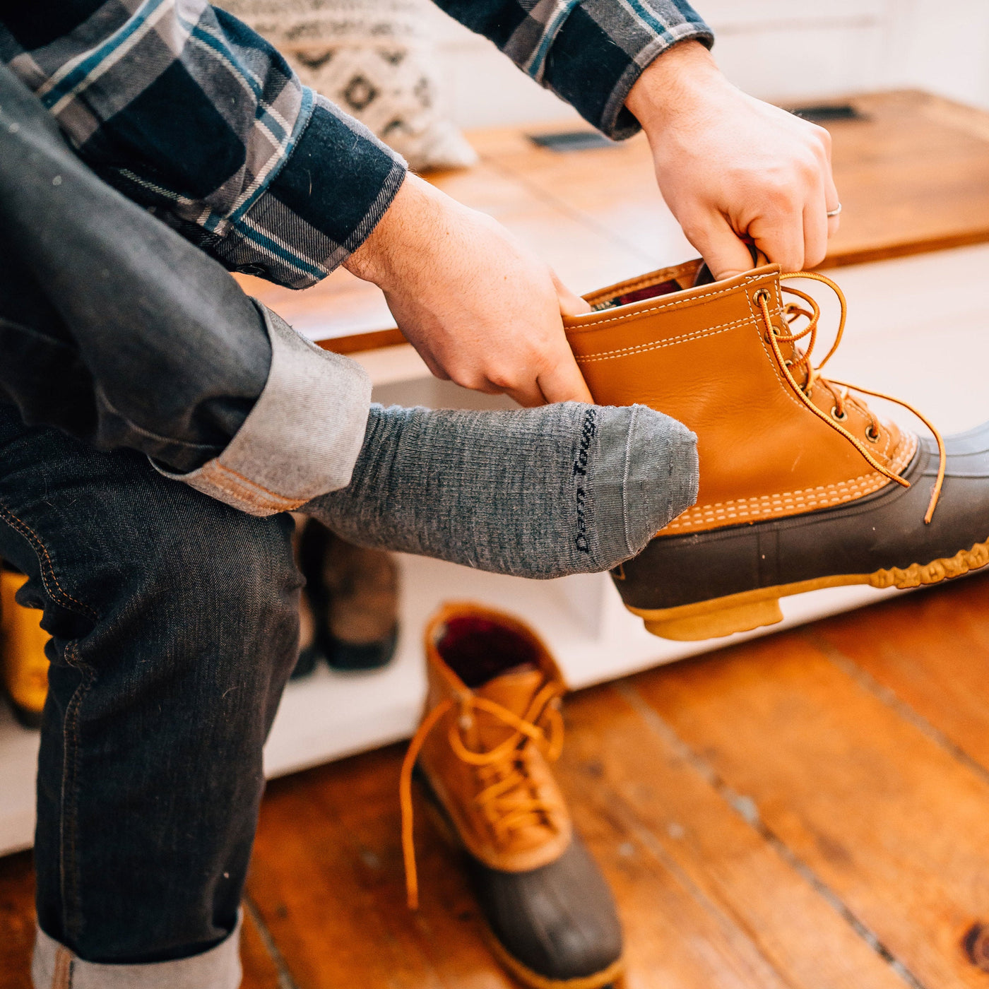 Men's The Standard Mid-Calf Cushioned Lightweight Lifestyle Socks