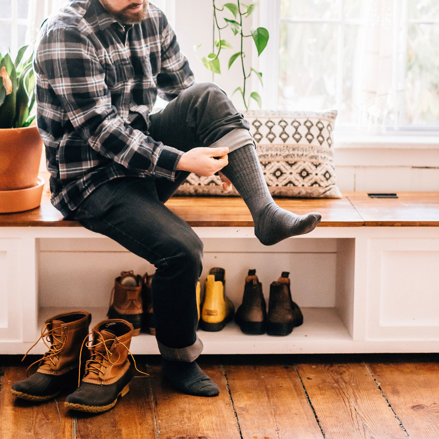 Men's The Standard Mid-Calf Cushioned Lightweight Lifestyle Socks